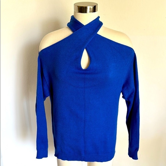 Sweaters - Elegant Blue Sweater